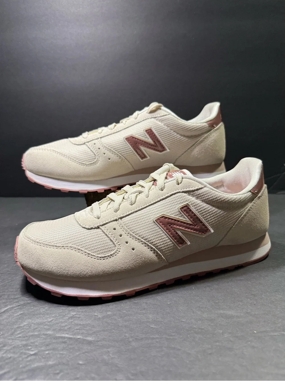 New Balance 311 Women’s Cream Pink Sneakers Shoe Size- 11